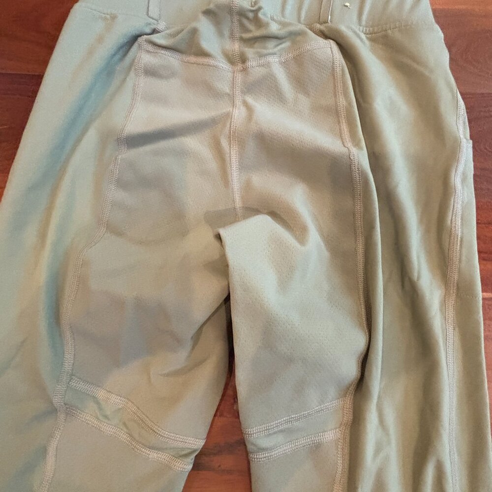 Kerrits Women's Large Beige Stash Pocket Riding Breeches Pants - Picture 10 of 11